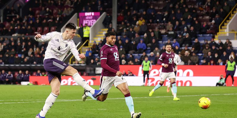 Sesko tem noite de artilheiro e marca dois gols, mas o Manchester United fica no empate contra o Burnley